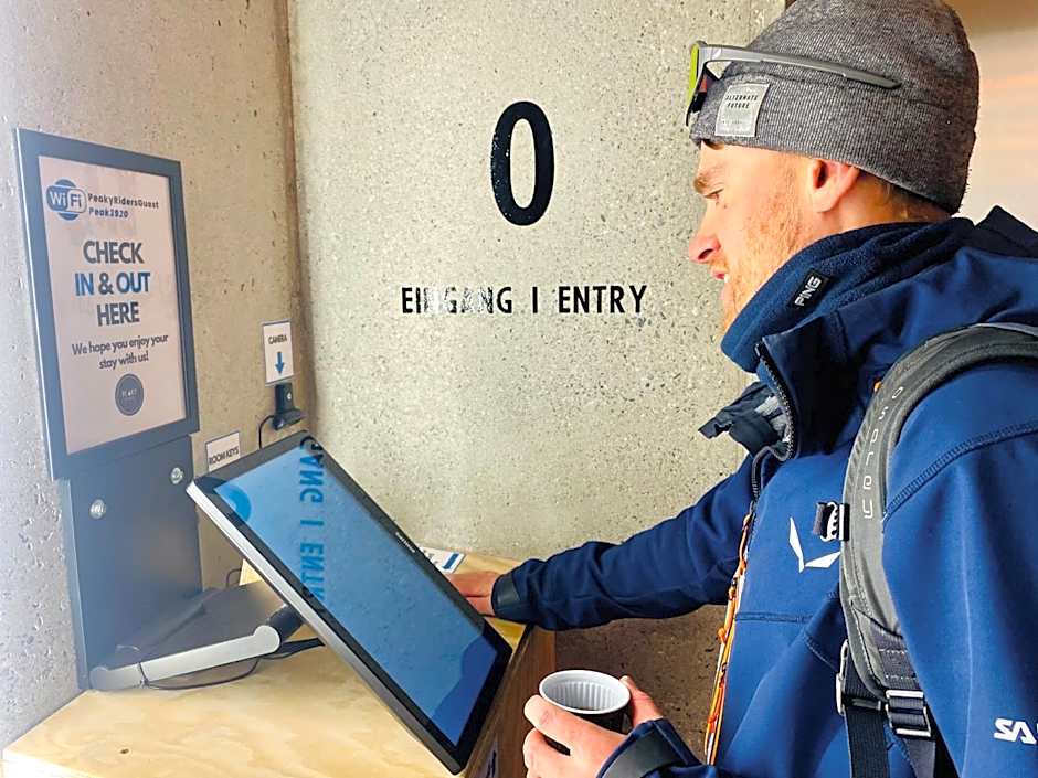 Peaky Riders Self Check-in Hotel