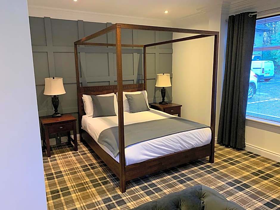 Crowwood Hotel and Alba Restaurant