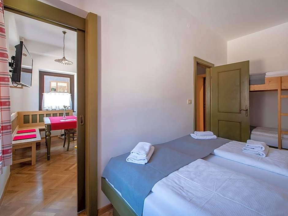 Berghi Hotel and Apartments