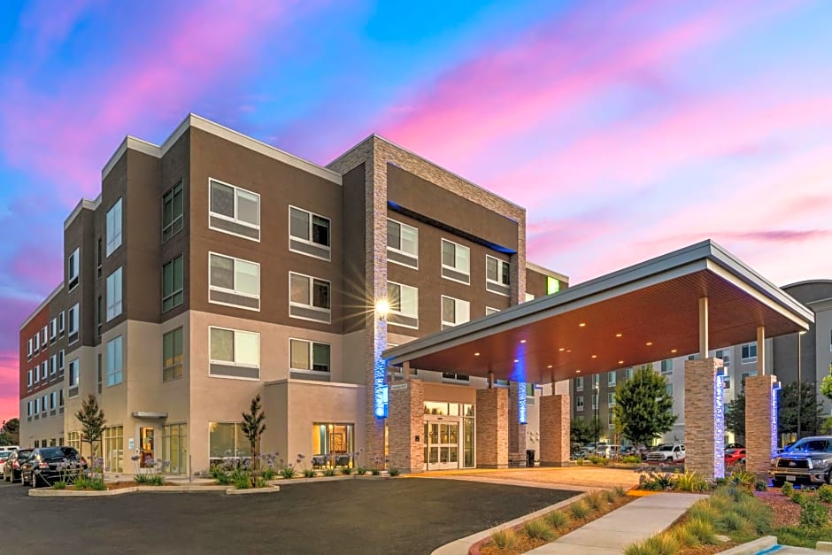 Holiday Inn Express And Suites Suisun City Napa Valley Area