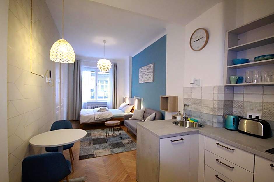 Acacia Private Rooms & Studios
