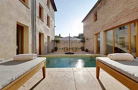 Queen Room with Pool View