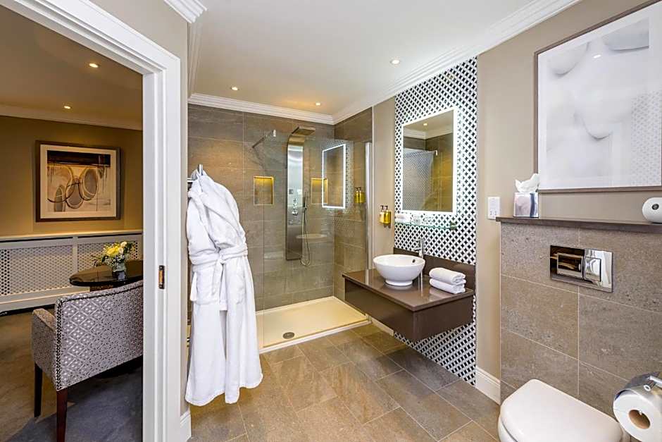 Killarney Oaks Hotel