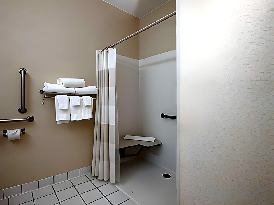 Baymont by Wyndham Coon Rapids