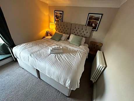 Deluxe Double Room with Bath