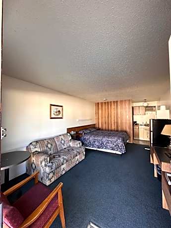 Deluxe Queen Room - Non-Smoking