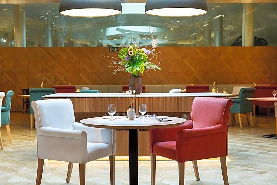 Monument Hotel