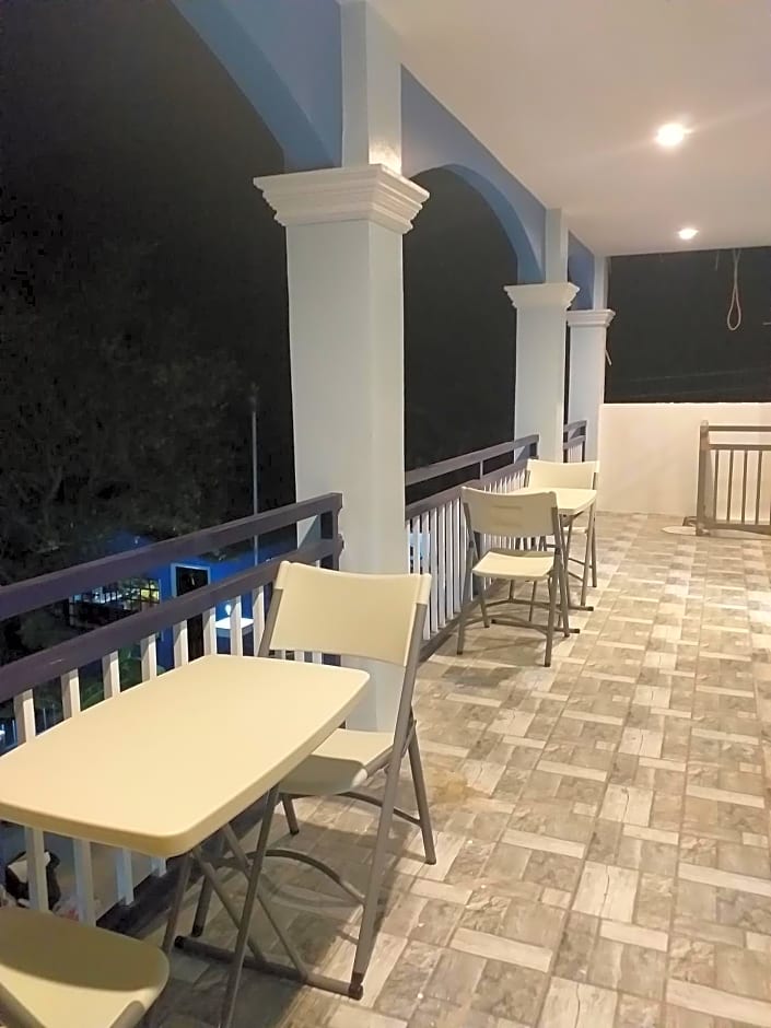 Azulea Lodging House Oslob