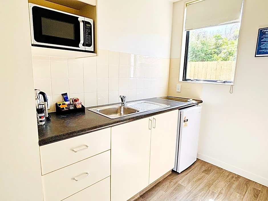 ASURE Phoenix Motor Inn