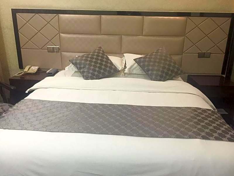 GreenTree Alliance Bengbu Railway Station Hotel