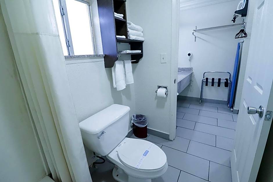 Rodeway Inn San Antonio Lackland AFB - SeaWorld