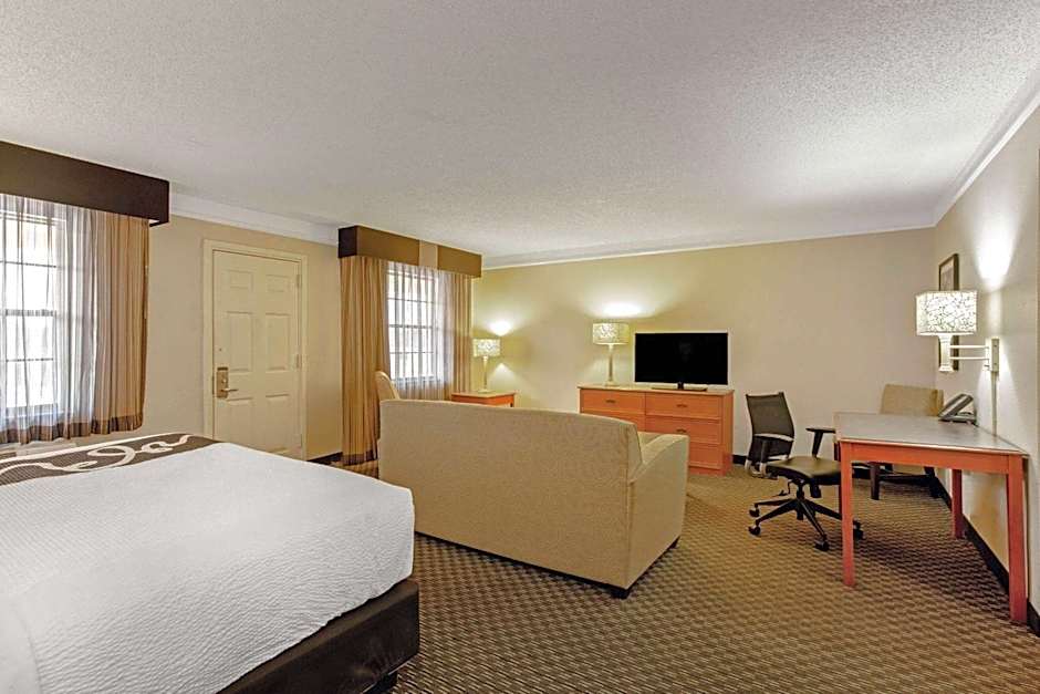 La Quinta Inn & Suites by Wyndham And Conference Center San Angelo