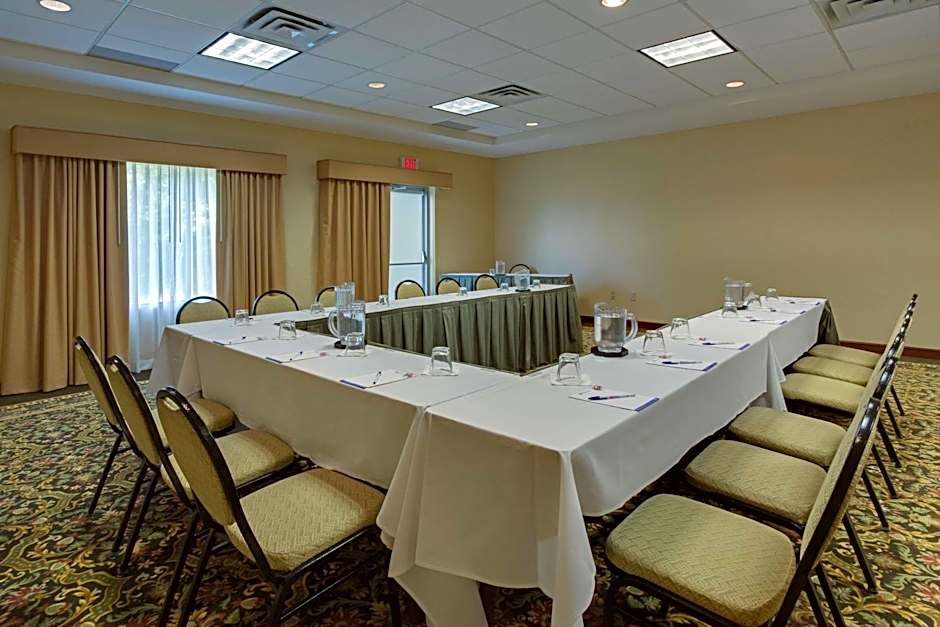 Hilton Garden Inn Cleveland Airport