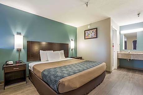 1 King Bed - Non - Smoking