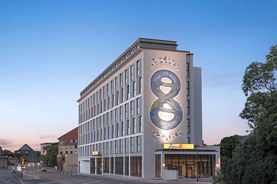 Super 8 by Wyndham Dresden