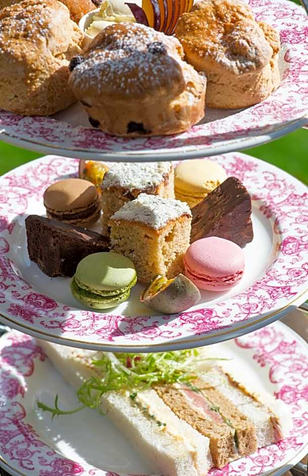 The Crown Manor House Hotel