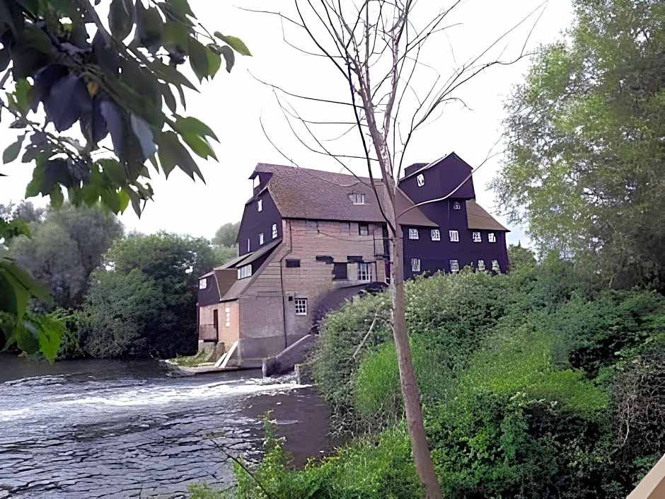 Three Horseshoes Inn