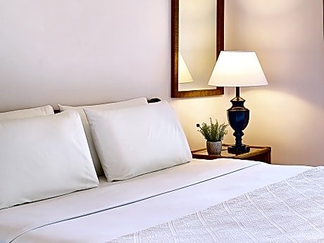 Sea View Garden Family Room Ground Floor