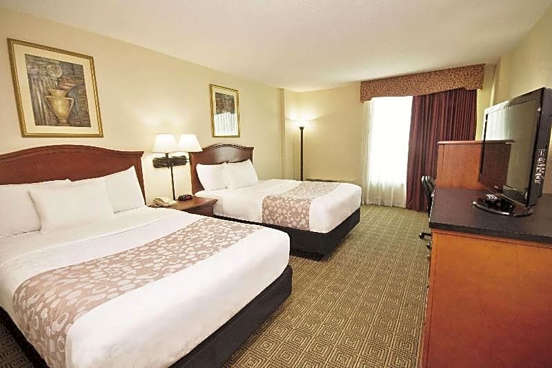 La Quinta Inn & Suites by Wyndham Downtown Conference Center