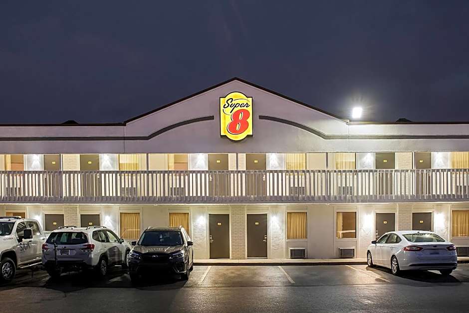 Super 8 by Wyndham Brownsburg