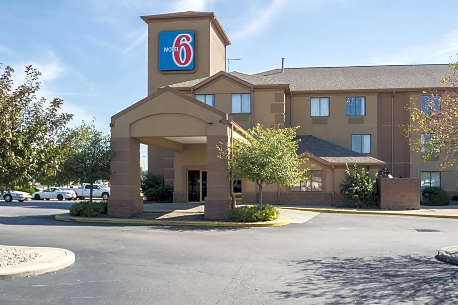Motel 6-Indianapolis, IN - Airport