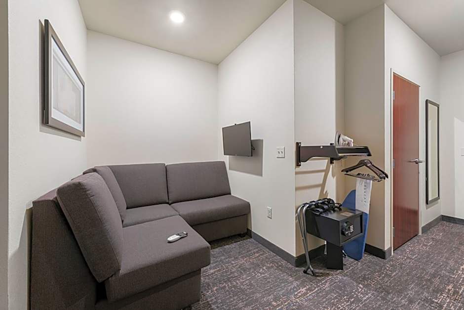 Cobblestone Hotel & Suites - Urbana