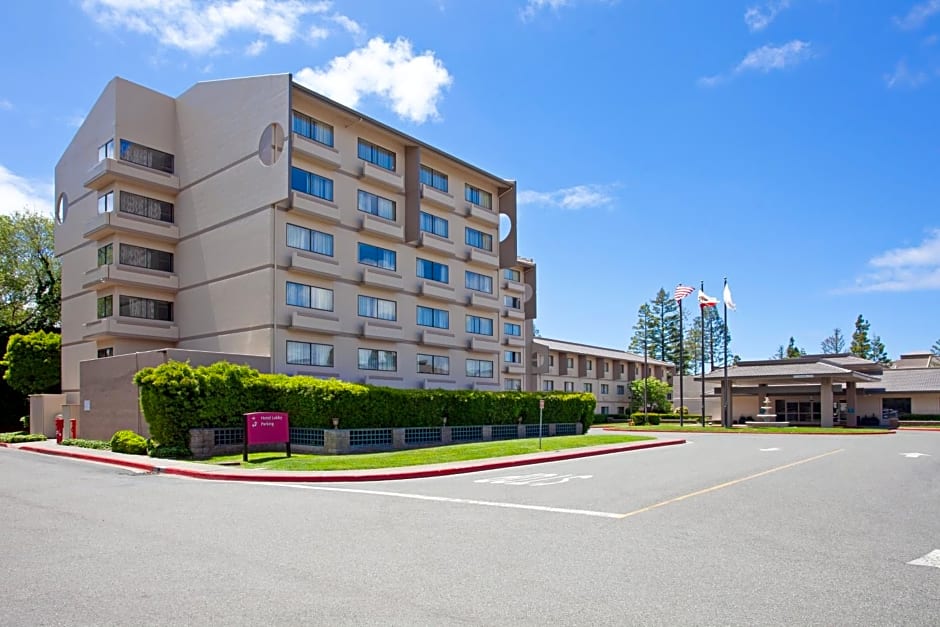 Crowne Plaza Silicon Valley North - Union City, an IHG Hotel
