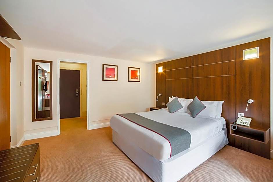 The Bridge House Hotel