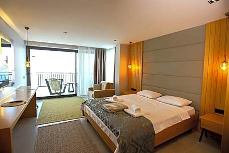 Deluxe Double Room with Sea View