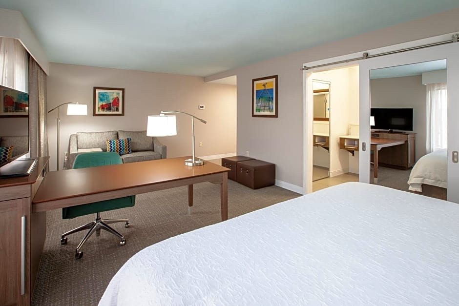 Hampton Inn & Suites Alliance