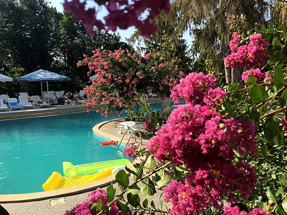 Park Hotel Briz - All Inclusive & Free Parking