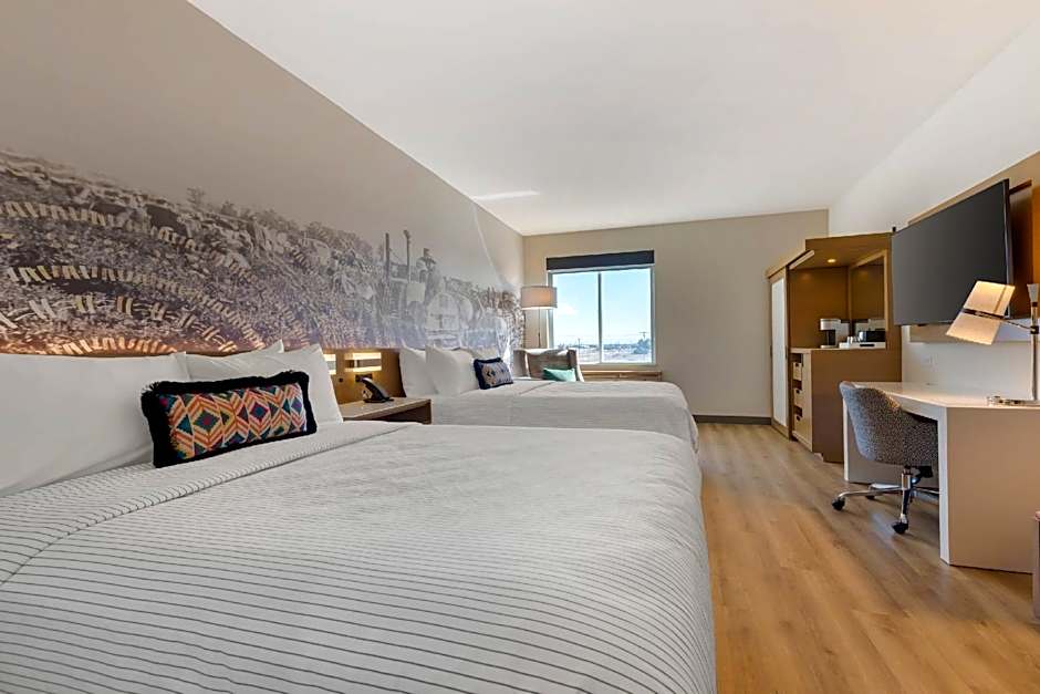 Photo 1 of 4 of 2 Queen Beds, Accessible