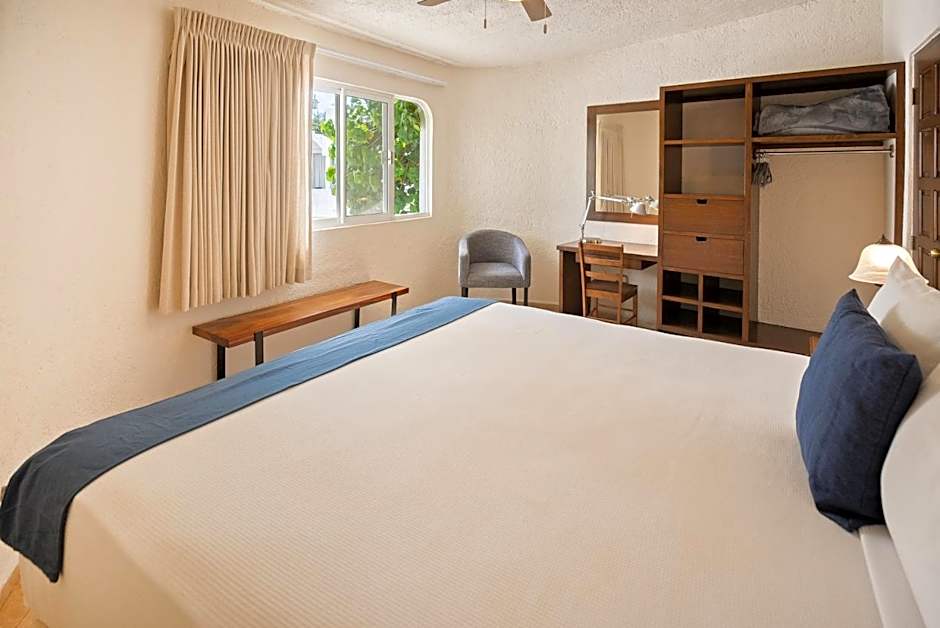 Hotel & Suites El Moro