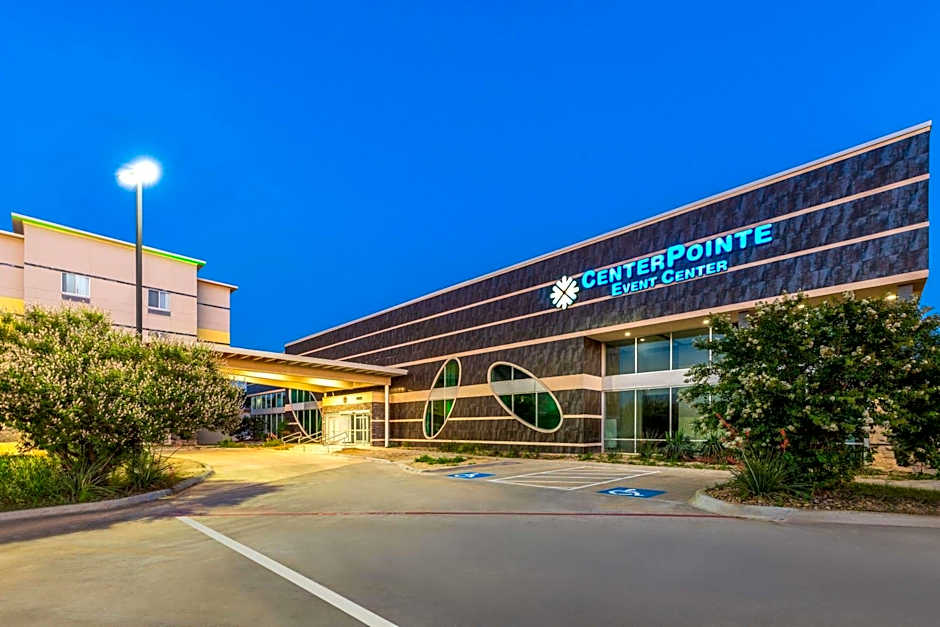 Days Inn & Suites by Wyndham Lubbock Medical Center