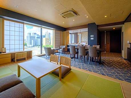 Suite with 3 Set of Japanese Futon