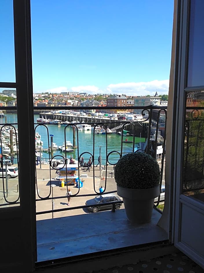 LOGIS Hôtel & Restaurant - Les Arcades