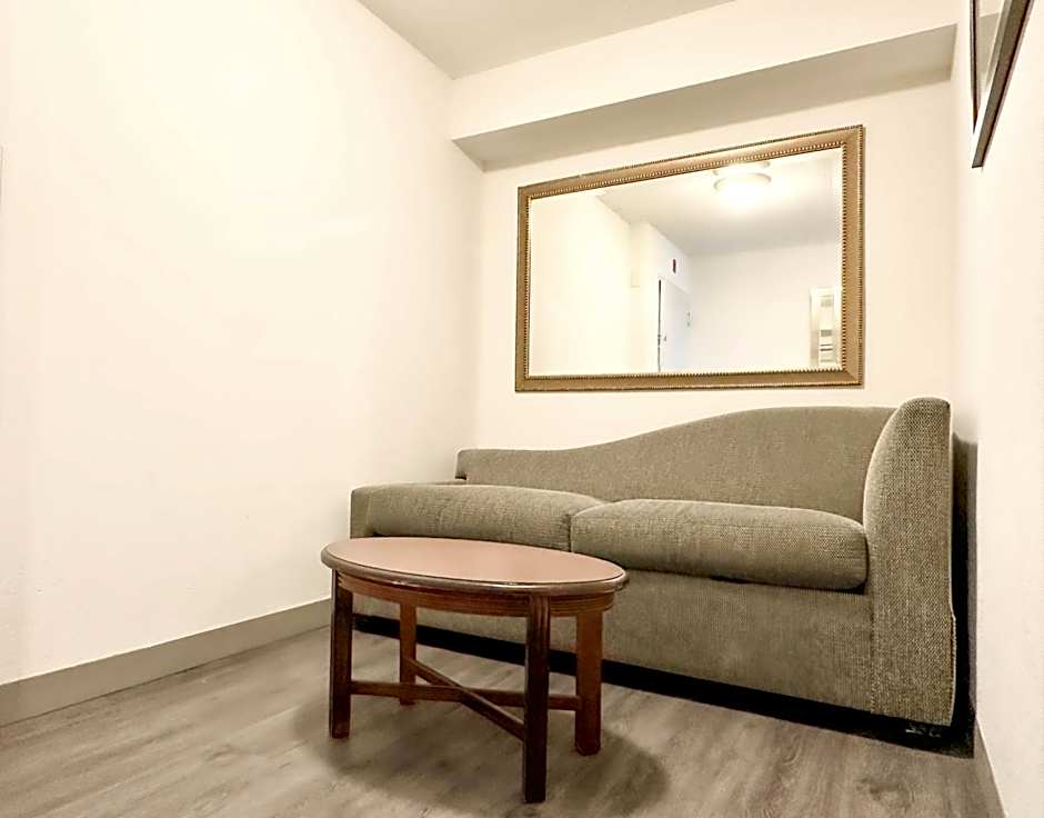 Comfort Inn & Suites Kissimmee By the Parks