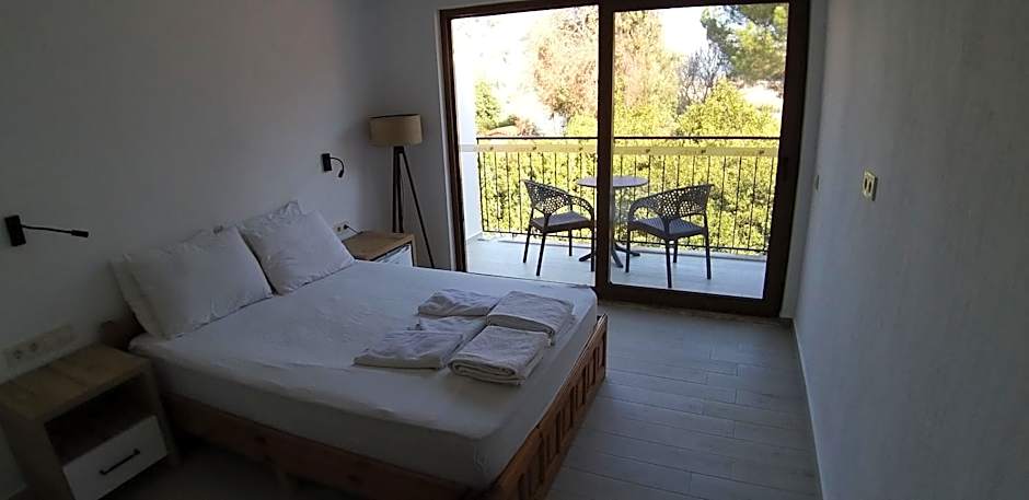 Lindos Pension