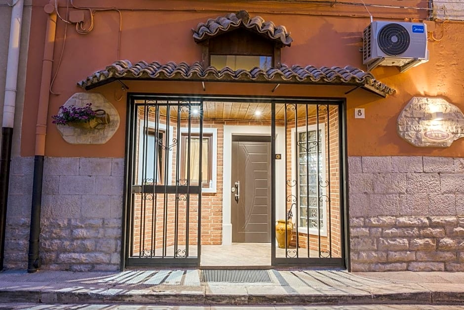 ROBERTO's Guest House