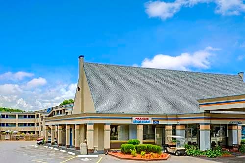 Days Inn Charlotte North