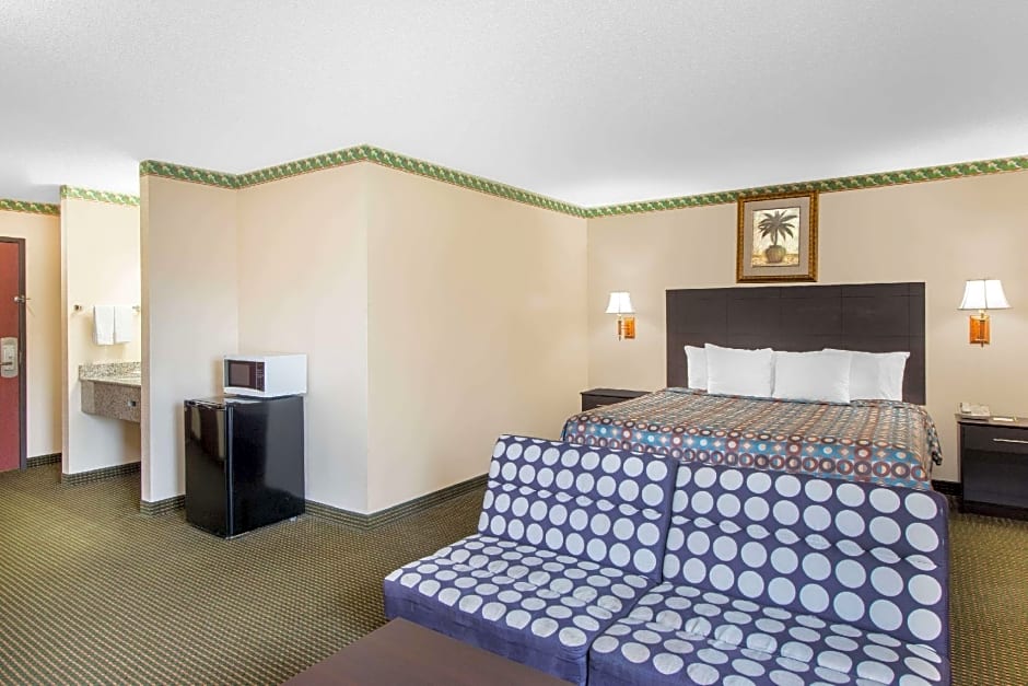 Days Inn by Wyndham Sullivan