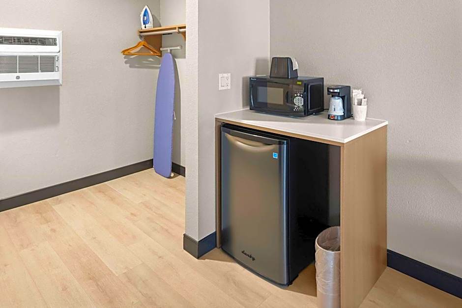 Days Inn by Wyndham San Diego-East/El Cajon