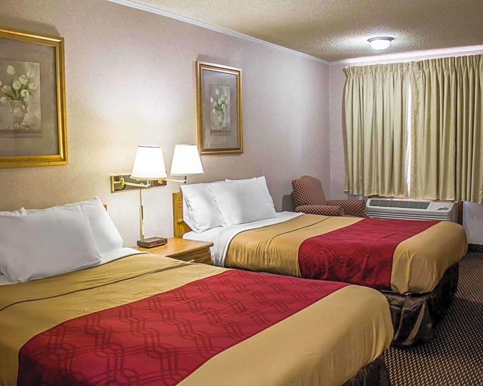 Photo 1 of 13 of 1 Double Bed, Accessible