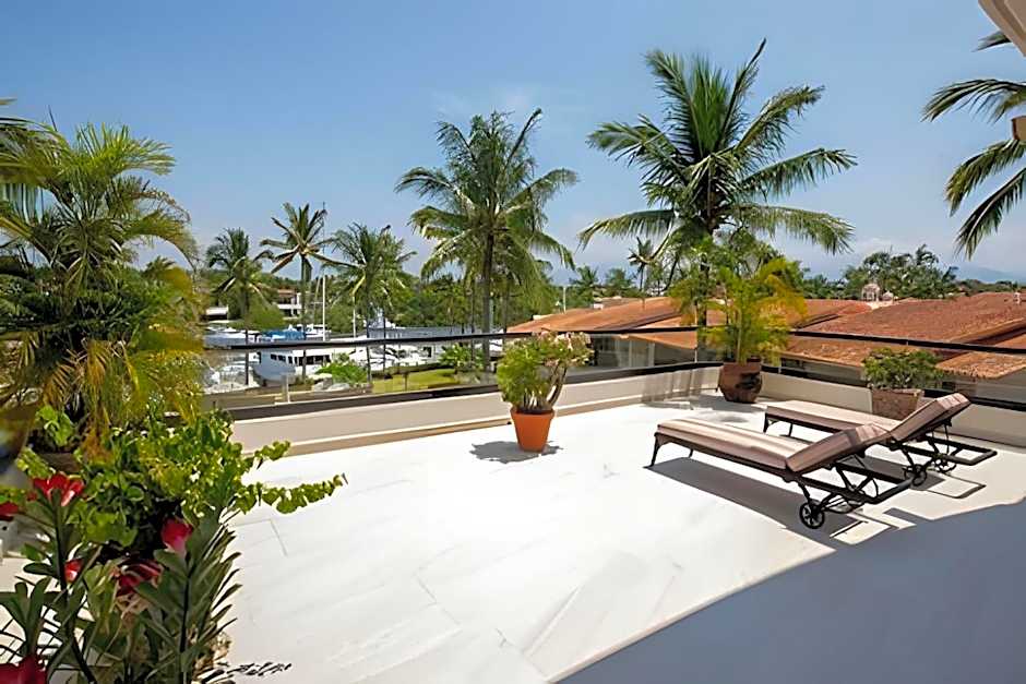 Grand Marina Villas