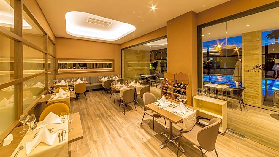 Julian Club Hotel