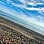 2 bed chalet Greatstone, New Romney sands holiday village 2mins from beach