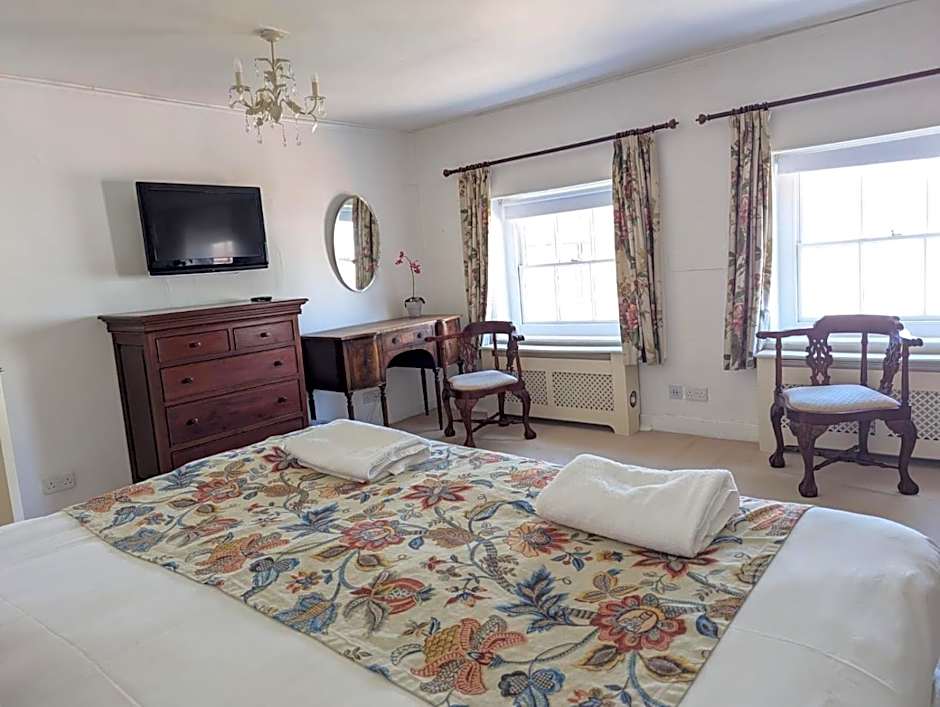 East Pallant Bed and Breakfast, Located in Large Georgian Townhouse in Central Chichester
