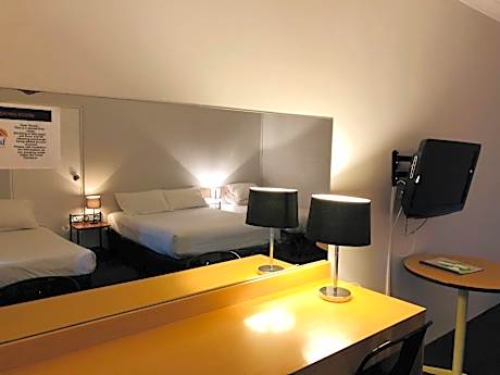 Campbelltown Colonial Motor Inn