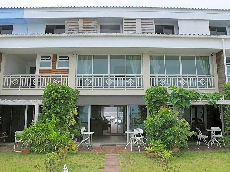 Baan Sattahip by the sea