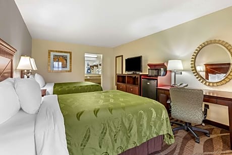 2 Double Beds, Smoking